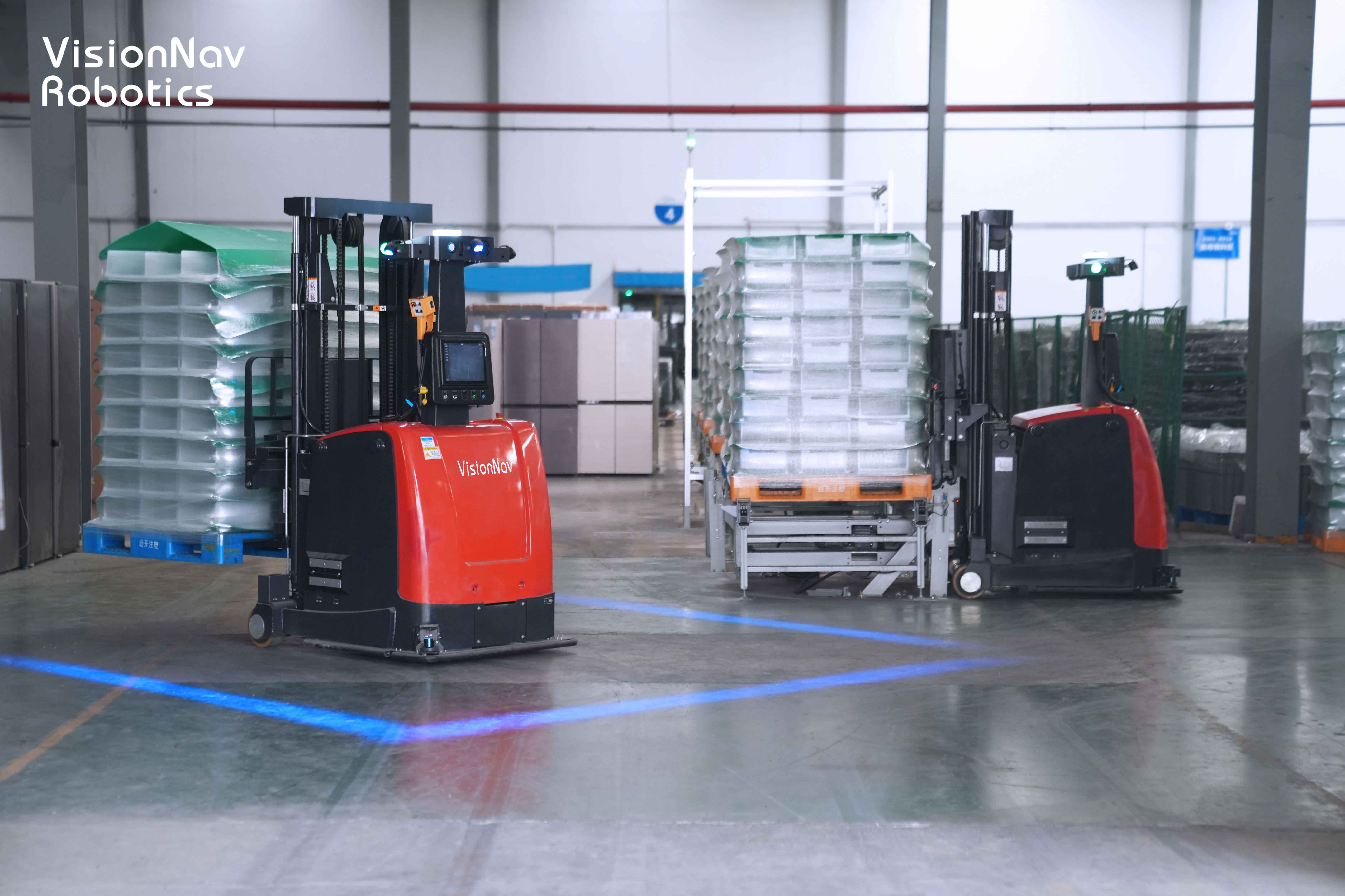 Dual-vehicle successively working scene