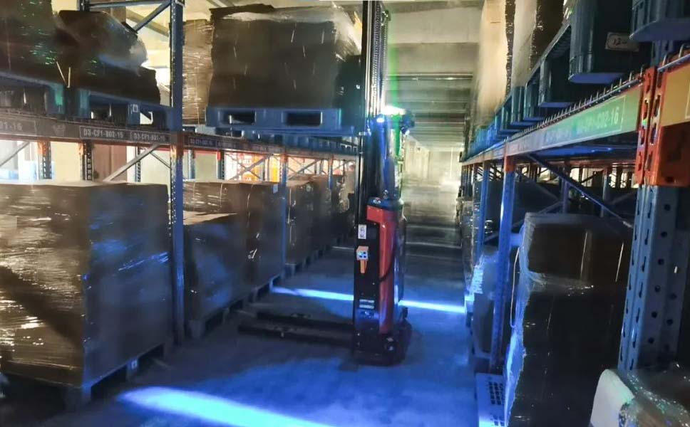Boost Your Warehouse Efficiency with Industrial AGVs: The Future of Automated Material Handling