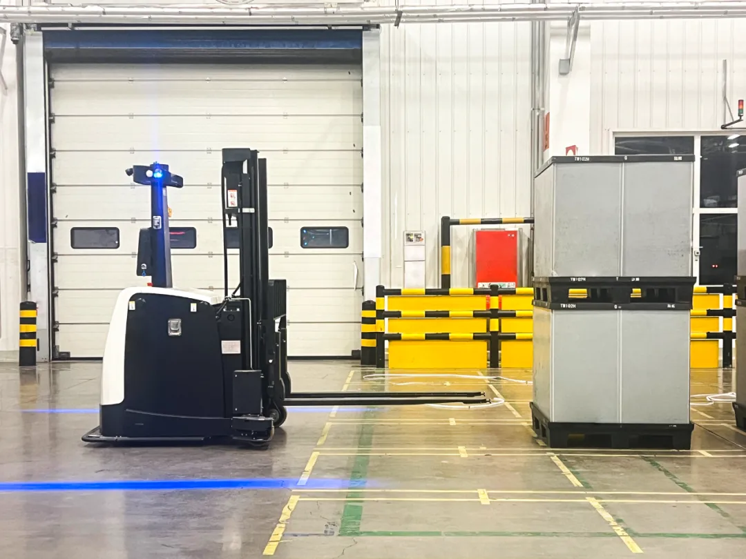 The Rise of AGV Industrial Robots: Revolutionizing Manufacturing Efficiency