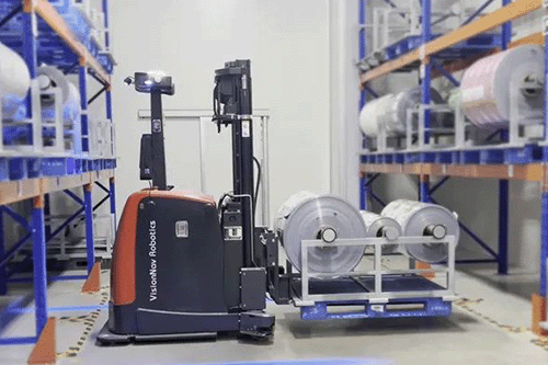 How AMR Material Handling Enhances Warehouse Efficiency and Productivity